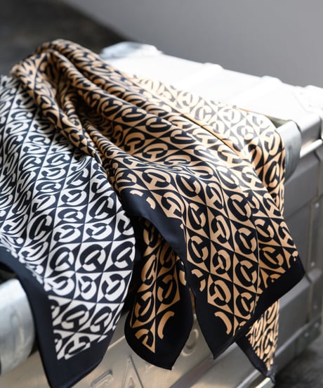 Riyadh Scarf（White/Camel）