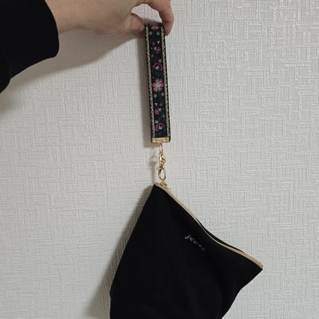 フラワーブラック　taiリボンストラップ