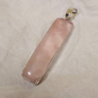 【残り福】自己肯定感を高めて美しく　ローズクォーツ縦長　ペンダントトップ