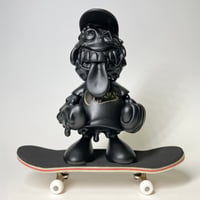 arttoy: Graffiti SK8ER 06 + Skateboard
