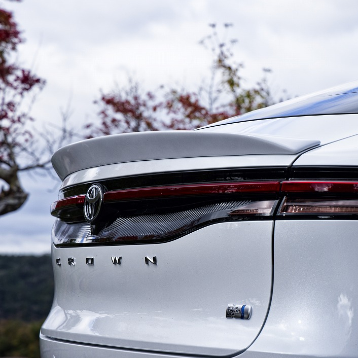 VACANCES 35クラウンクロスオーバー トランクスポイラー | VACANCES