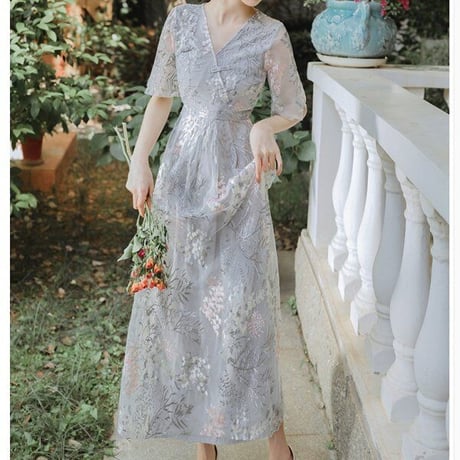 花柄 刺繍 Vネック ハイウェスト 透け感 シアー フェミニン ミディアム丈 フレア袖 半袖 結婚式 二次会 お呼ばれ