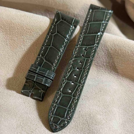 cro-1946  クロコダイル   腕時計 ベルト  グロス仕上げ オリーブ  (ラグ幅21 mm - バックル幅18 mm)