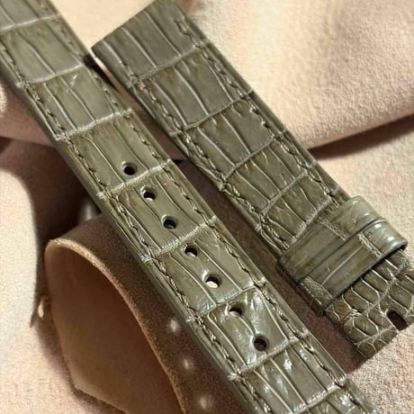cro-2118  クロコダイル  腕時計ベルト オリーブ　(ラグ幅18 mm - バックル幅16 mm)