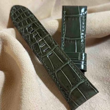 cro-1927  クロコダイル   腕時計 ベルト  グロス仕上げ オリーブ  (ラグ幅24 mm - バックル幅22 mm)