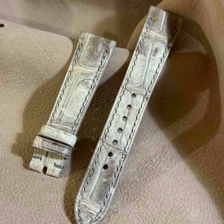 cro-1938  クロコダイル   腕時計 ベルト  ヒマラヤクロコ  (ラグ幅19 mm - バックル幅16 mm)