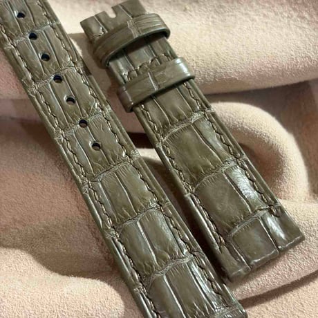 cro-2127  クロコダイル  腕時計ベルト オリーブ (ラグ幅19 mm - バックル幅16 mm)