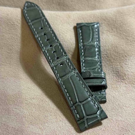 cro-1889  クロコダイル   腕時計 ベルト グレー  (ラグ幅19 mm - バックル幅16 mm)