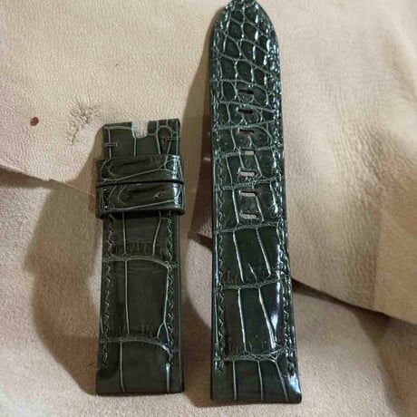 cro-1950  クロコダイル   腕時計 ベルト  グロス仕上げオリーブ  (ラグ幅24 mm - バックル幅22 mm)