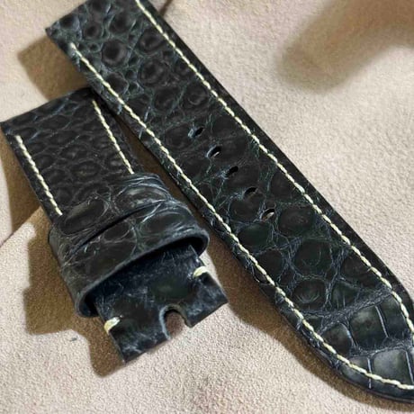 exh-40 墨染めクロコダイル 腕時計ベルト ブラック (ラグ幅24mm - バックル幅22mm)