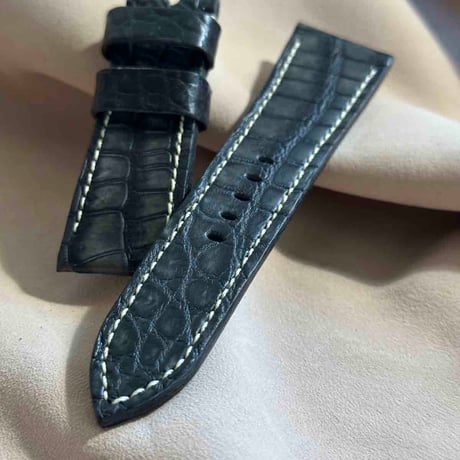 exh-39 墨染めクロコダイル 腕時計ベルト ブラック (ラグ幅26mm - バックル幅22mm)