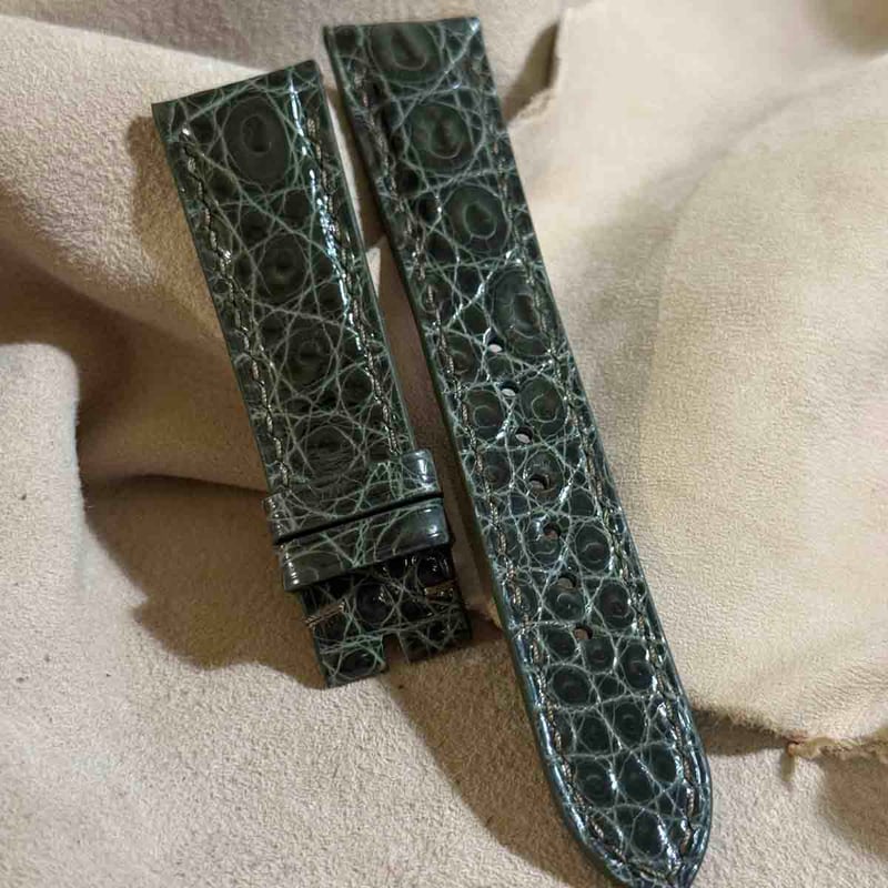 cro-1873 クロコダイル 腕時計ベルト ライトグレー ラグ幅19mm cro-1873 クロコダイル 腕時計ベルト ライトグレー ラグ幅19mm