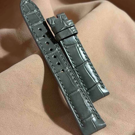 cro-1978  クロコダイル   腕時計 ベルト グレー  (ラグ幅18 mm - バックル幅 16 mm)