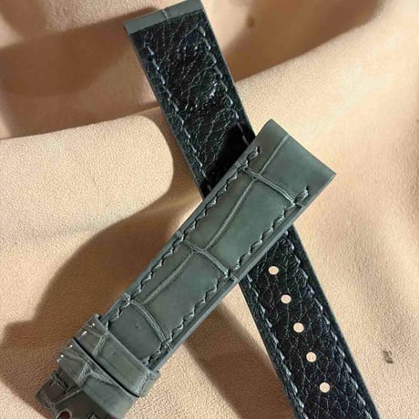 cro-1978  クロコダイル   腕時計 ベルト グレー  (ラグ幅18 mm - バックル幅 16 mm)