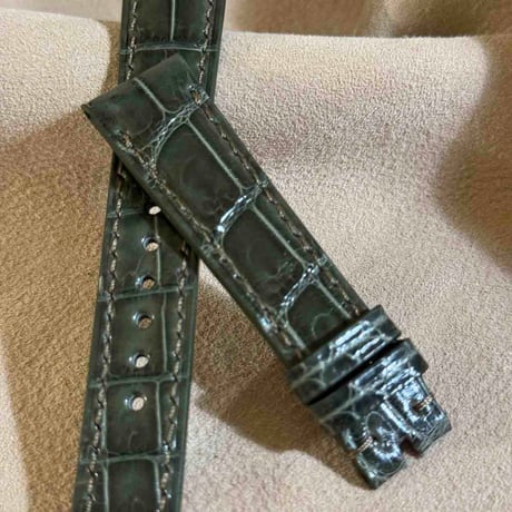 cro-1937  クロコダイル   腕時計 ベルト  グロス仕上げ オリーブ  (ラグ幅19 mm - バックル幅16 mm)