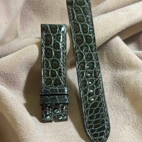 cro-1932  クロコダイル   腕時計 ベルト  グロス仕上げオリーブ  (ラグ幅20 mm - バックル幅18 mm)