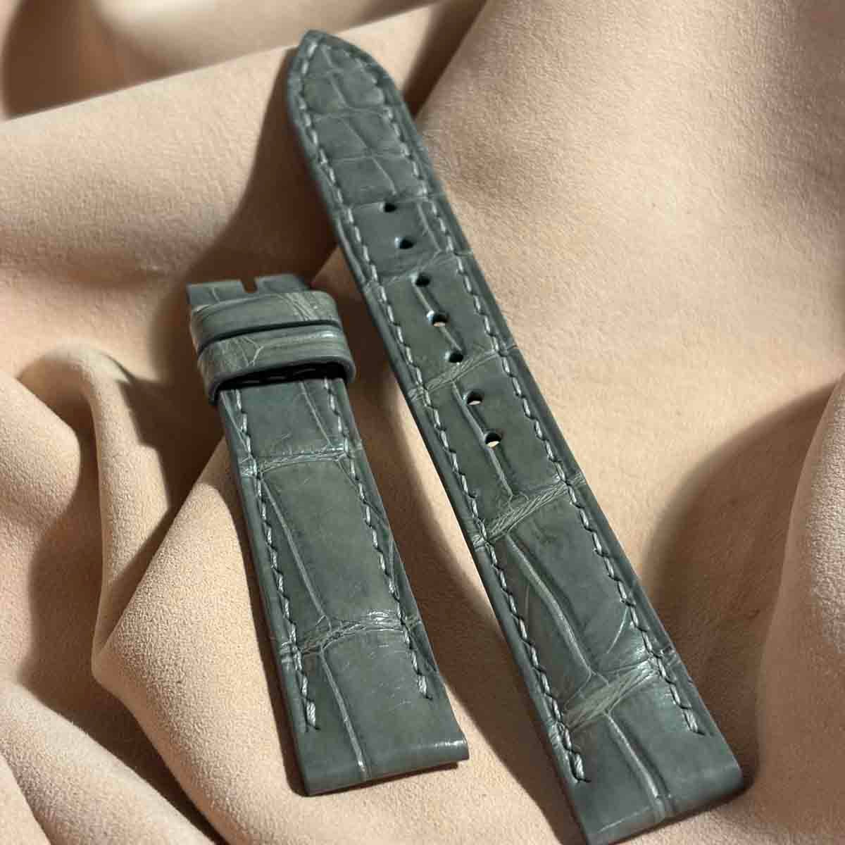 cro-2063 クロコダイル 腕時計ベルト ライトグレー (ラグ幅18 mm