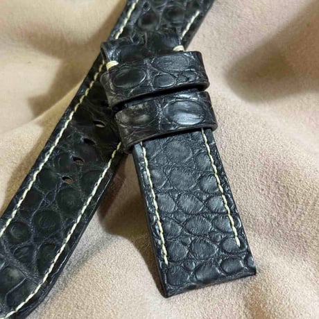 exh-40 墨染めクロコダイル 腕時計ベルト ブラック (ラグ幅24mm - バックル幅22mm)