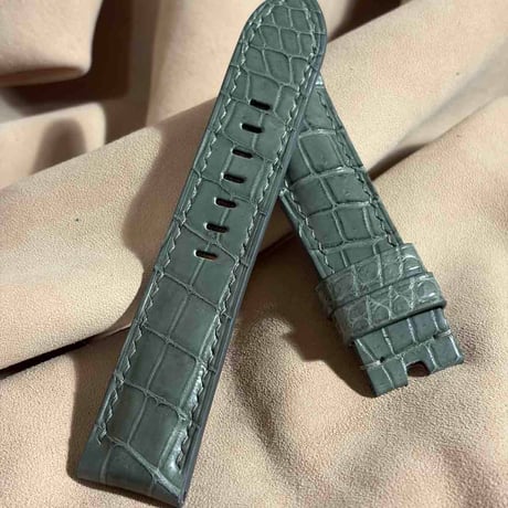 cro-1977  クロコダイル   腕時計 ベルト グレー  (ラグ幅22 mm - バックル幅 20 mm)