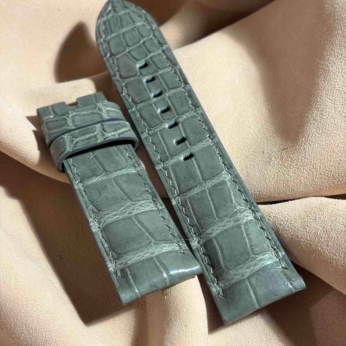 cro-2056 クロコダイル 腕時計ベルト グレー (ラグ幅24 mm - バックル