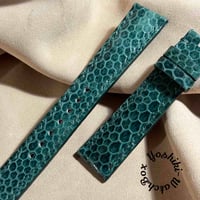 sna-101 シースネイク（ウミヘビ）腕時計ベルト グリーン (ラグ幅19 mm - バックル幅16 mm)