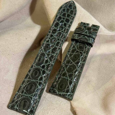cro-1918  クロコダイル   腕時計 ベルト グロス仕上げ オリーブ  (ラグ幅21 mm - バックル幅18 mm)