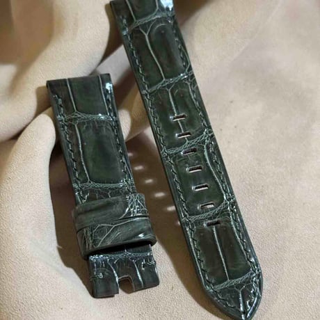 cro-1954  クロコダイル   腕時計 ベルト  グロス仕上げ オリーブ  (ラグ幅22 mm - バックル幅20 mm)