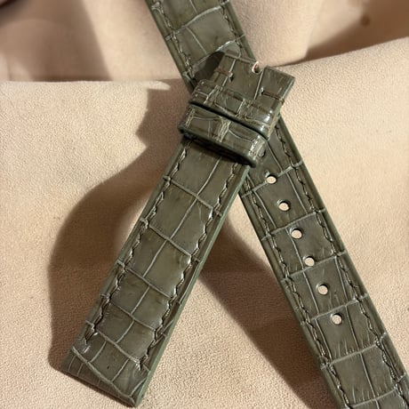 cro-1979  クロコダイル   腕時計 ベルト オリーブ  (ラグ幅18 mm - バックル幅 16 mm)
