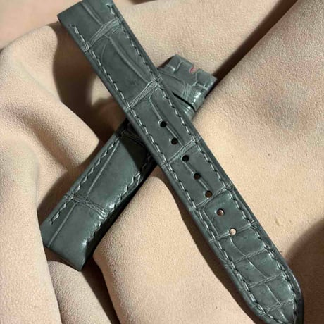 cro-2063  クロコダイル  腕時計ベルト ライトグレー　(ラグ幅18 mm - バックル幅16 mm)