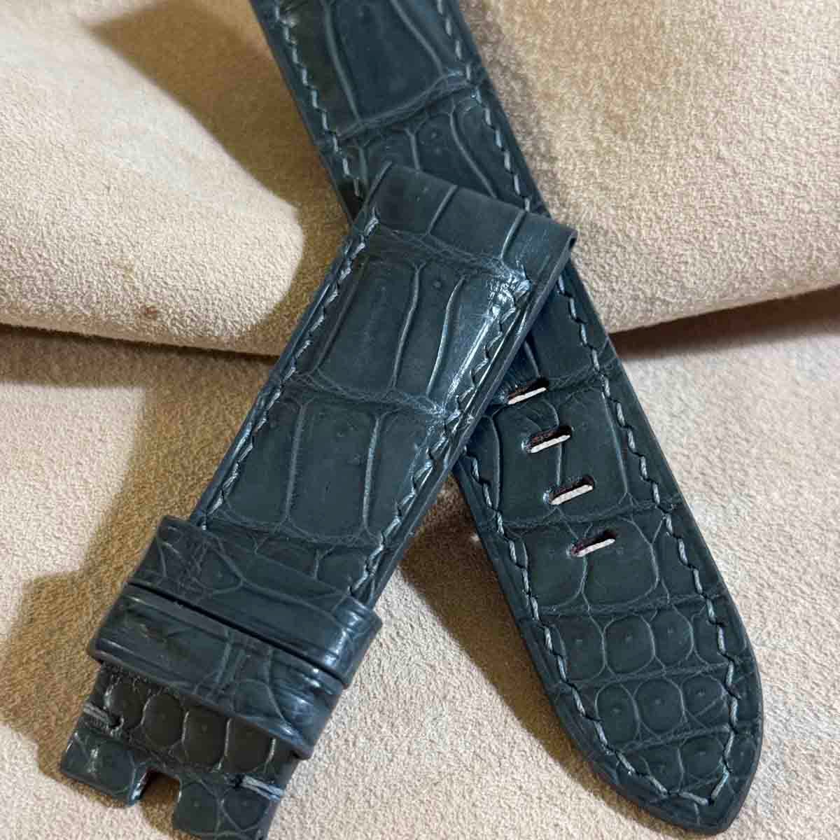 cro-1679 クロコダイル 腕時計ベルト グレー ラグ幅24 mm cro-1570 クロコダイル レザー 腕時計 ベルト ヌバック グレー