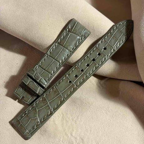 cro-2134  クロコダイル  腕時計ベルト オリーブ (ラグ幅18 mm - バックル幅16 mm)