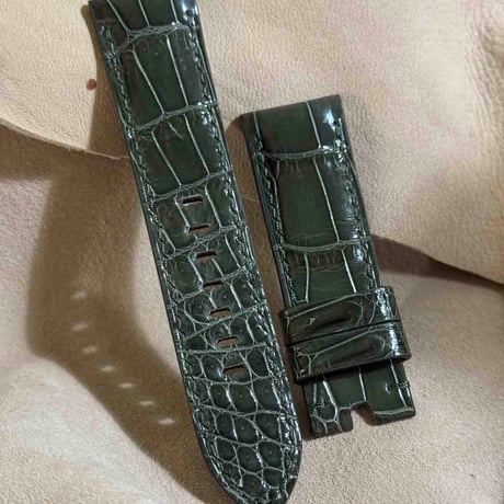 cro-1950  クロコダイル   腕時計 ベルト  グロス仕上げオリーブ  (ラグ幅24 mm - バックル幅22 mm)