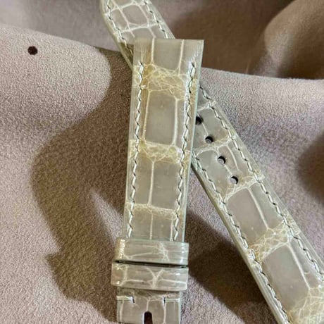 cro-1935  クロコダイル   腕時計 ベルト  グロス仕上げ ベージュ  (ラグ幅19 mm - バックル幅16 mm)