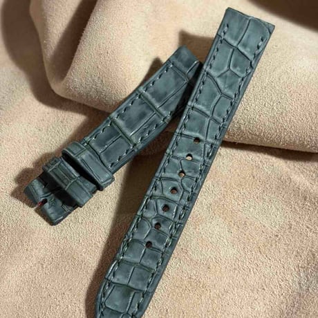 cro-2086  ヌバック クロコダイル  腕時計ベルト グレー　(ラグ幅18 mm - バックル幅16 mm)
