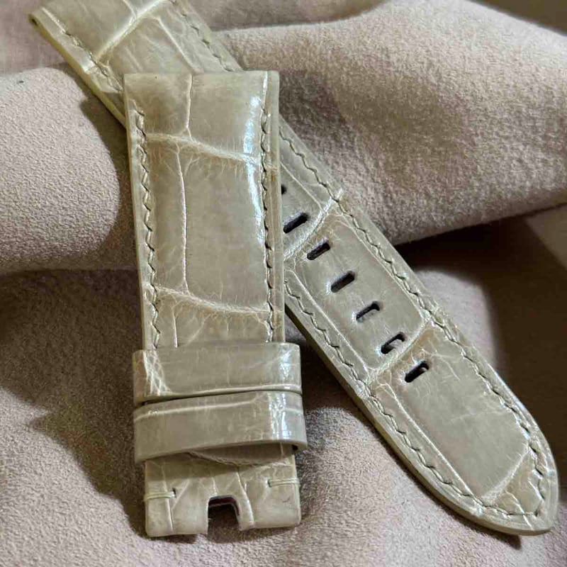 cro-1933 クロコダイル 腕時計 ベルト グロス仕上げ ベージュ (ラグ幅26