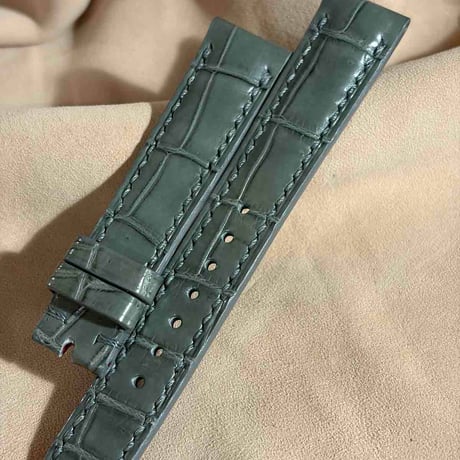 cro-1978  クロコダイル   腕時計 ベルト グレー  (ラグ幅18 mm - バックル幅 16 mm)