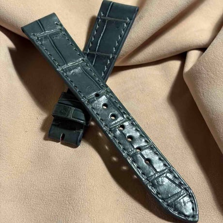 cro-2091  クロコダイル  腕時計ベルト グレー　(ラグ幅19 mm - バックル幅16 mm)
