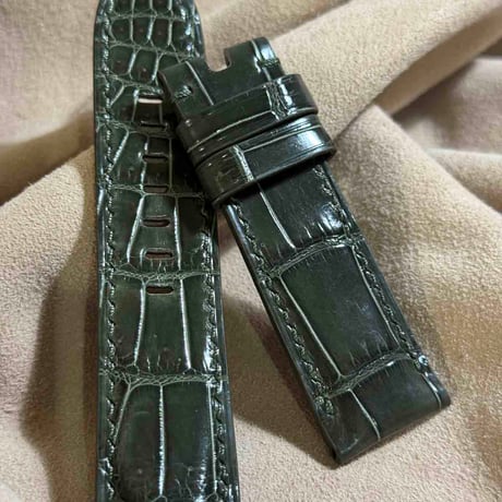 cro-1927  クロコダイル   腕時計 ベルト  グロス仕上げ オリーブ  (ラグ幅24 mm - バックル幅22 mm)