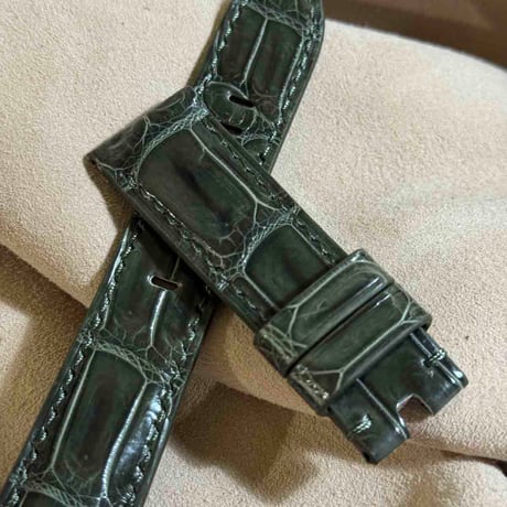 cro-1924  クロコダイル   腕時計 ベルト ショート グロス仕上げ オリーブ   (ラグ幅22 mm - バックル幅20 mm)