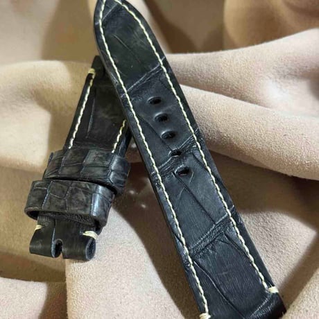 exh-44 墨染めクロコダイル 腕時計ベルト  (ラグ幅22mm - バックル幅20mm)