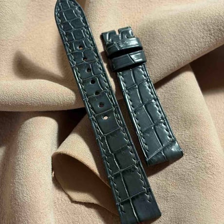 cro-2119  クロコダイル  腕時計ベルト グレー　(ラグ幅18 mm - バックル幅16 mm)