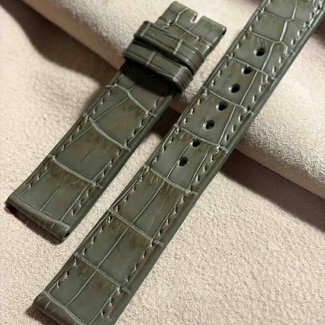 cro-2113  クロコダイル  腕時計ベルト オリーブ　(ラグ幅20 mm - バックル幅18 mm)