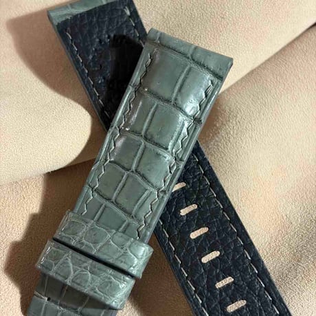 cro-1977  クロコダイル   腕時計 ベルト グレー  (ラグ幅22 mm - バックル幅 20 mm)
