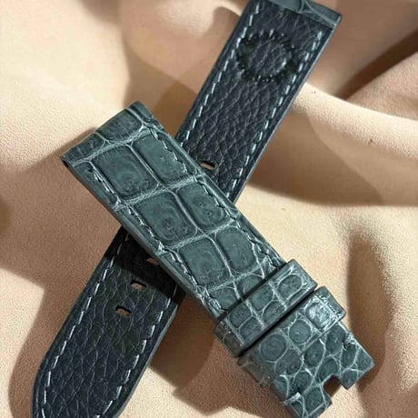 cro-2110  クロコダイル  腕時計ベルト グレー　(ラグ幅22 mm - バックル幅20 mm)
