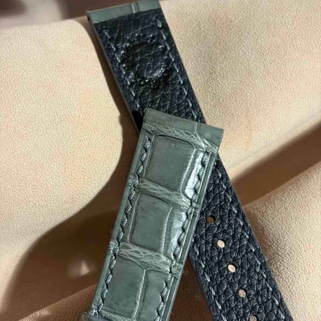 cro-1974  クロコダイル   腕時計 ベルト グレー  (ラグ幅20 mm - バックル幅 18 mm)