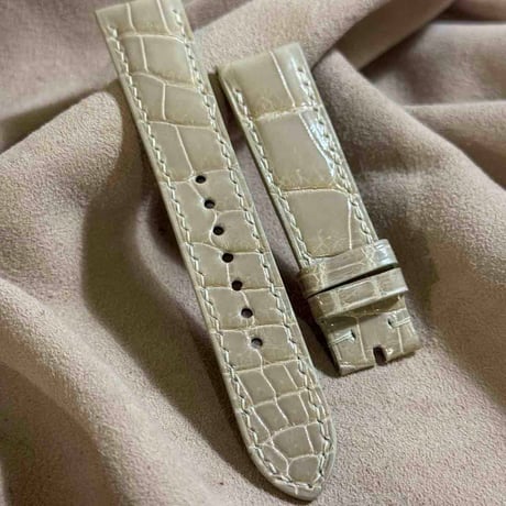 cro-1930  クロコダイル   腕時計 ベルト  グロス仕上げベージュ  (ラグ幅20 mm - バックル幅18 mm)