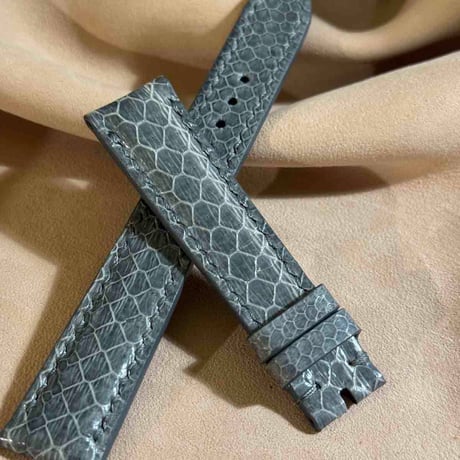 sna-157 シースネイク（ウミヘビ）腕時計ベルト グレー (ラグ幅19mm - バックル幅16 mm)