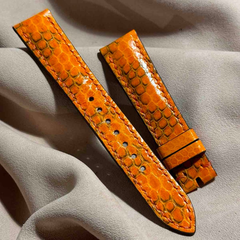 ヘビ柄腕章四つ sna-98 シースネイク（ウミヘビ）腕時計ベルト オレンジ (ラグ幅19 mm
