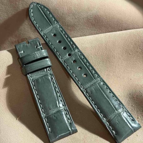 cro-2051  クロコダイル  腕時計ベルト グレー　(ラグ幅20 mm - バックル幅18 mm)