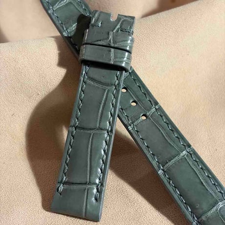 cro-1978  クロコダイル   腕時計 ベルト グレー  (ラグ幅18 mm - バックル幅 16 mm)